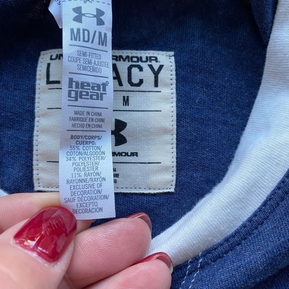 Under Armour Women's Short Sleeve Legacy East 33rd St. Crewneck. Size Medium - Picture 5 of 12